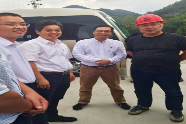 市委常委、區委書記葛學斌視察古堰畫鄉游客接待中心建設項目